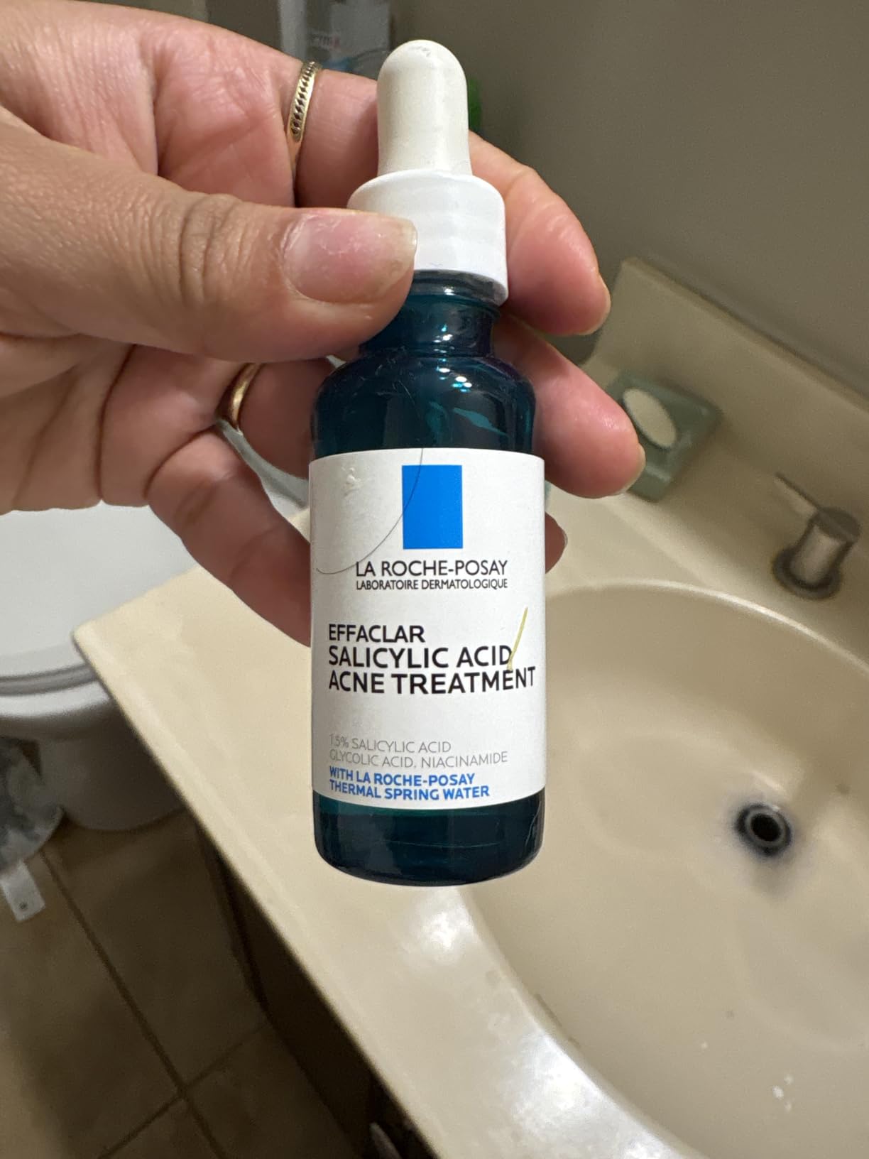 La Roche-Posay Effaclar 1.5% Salicylic Acid Serum, Acne Treatment For Face With Glycolic Acid & Niacinamide, Acne Serum Helps Clear Blackheads, Whiteheads, Pimples & Reduces Post Acne Marks customer photo 2