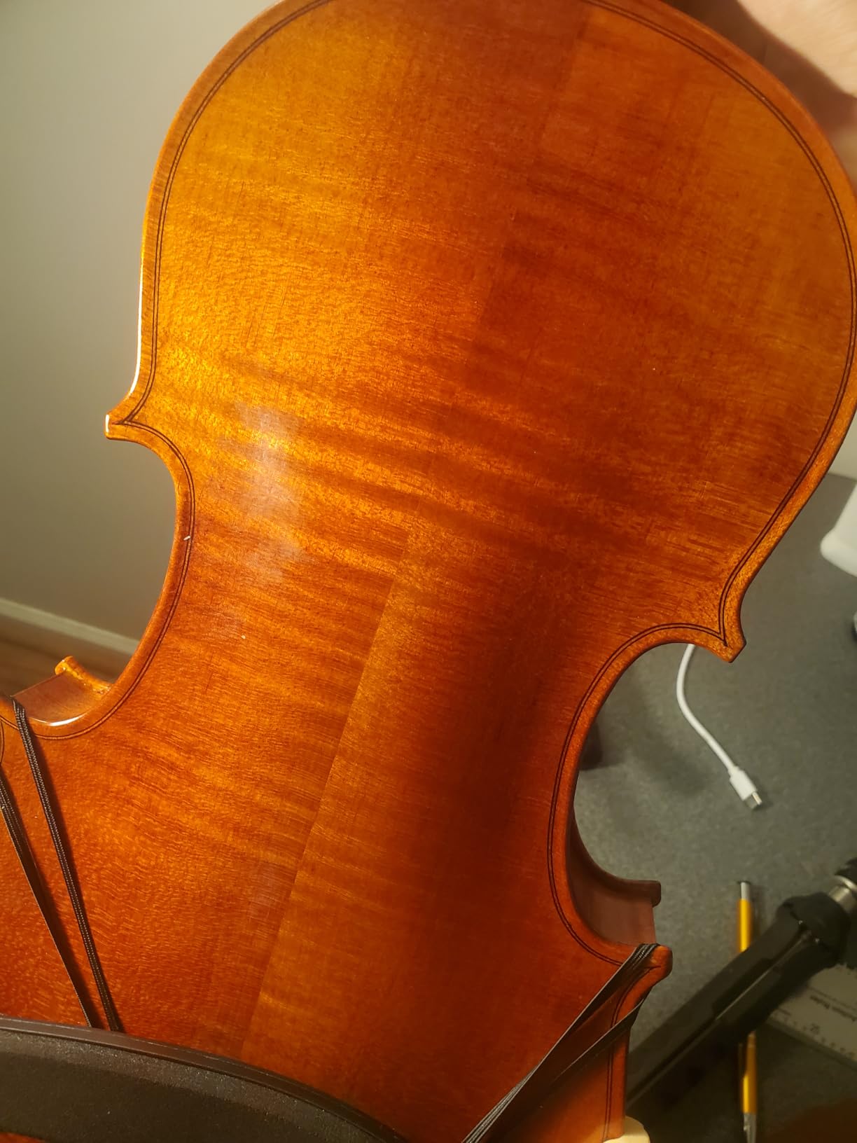 Violin Model 101 Full Size 4/4 Handmade Violin with Case, Bow, Shoulder Rest, and Rosin customer photo 2