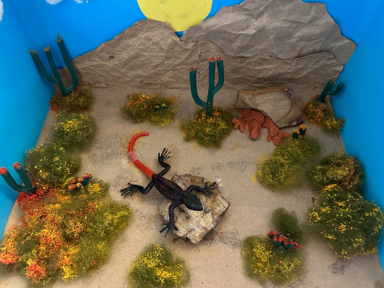 Woodland Scenics SP4168 Pop Up Display 10-3/4