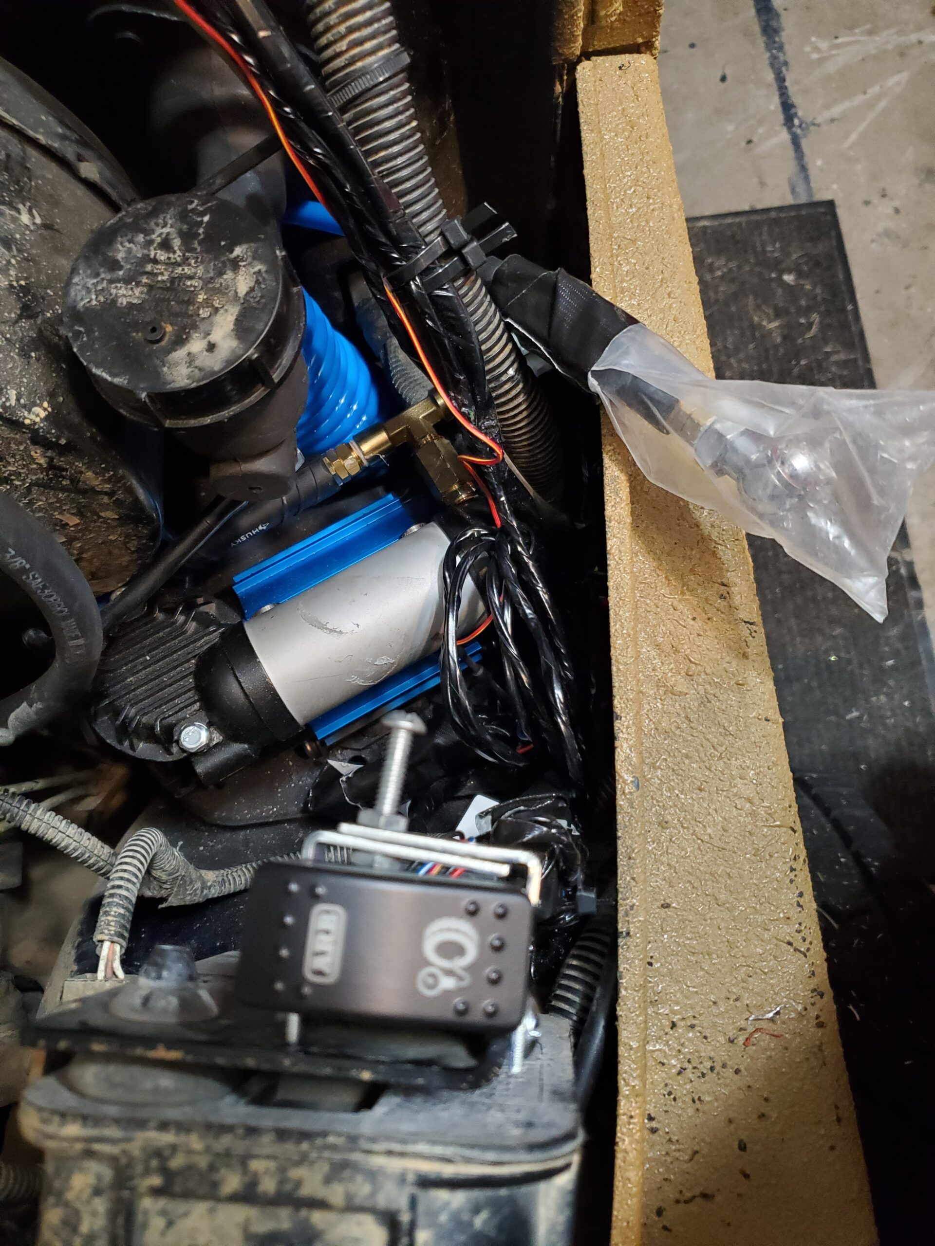 ARB CKMA12 On-Board Air Compressor High Performance 12 Volt for Air Locker Differentials and Tire Inflation customer photo 2