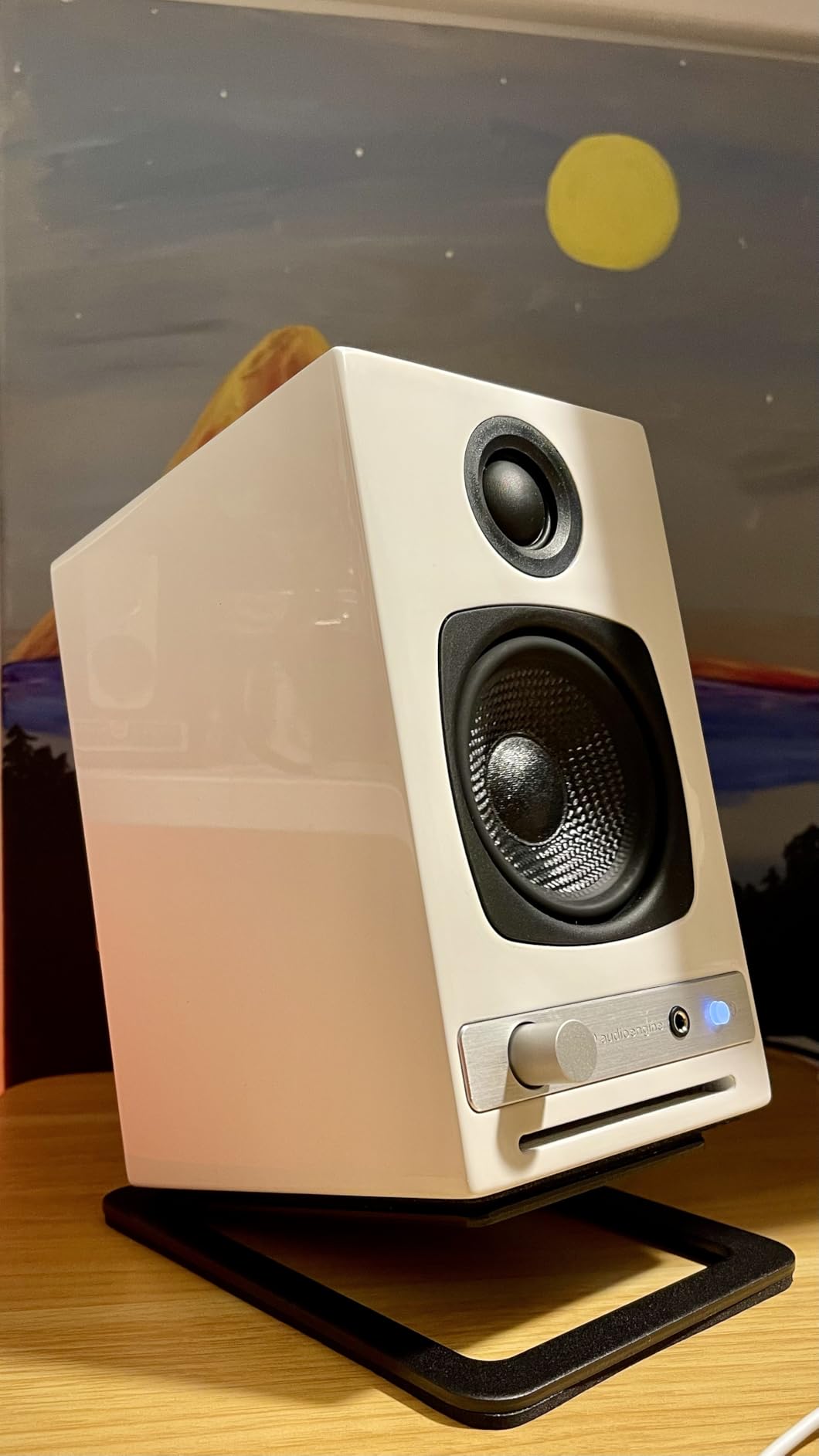 Audioengine DS1M Metal Speaker Stands Pair - Desktop Speaker Stands for Computer Speakers, Studio Monitors and Bookshelf Speakers - Black customer photo 1