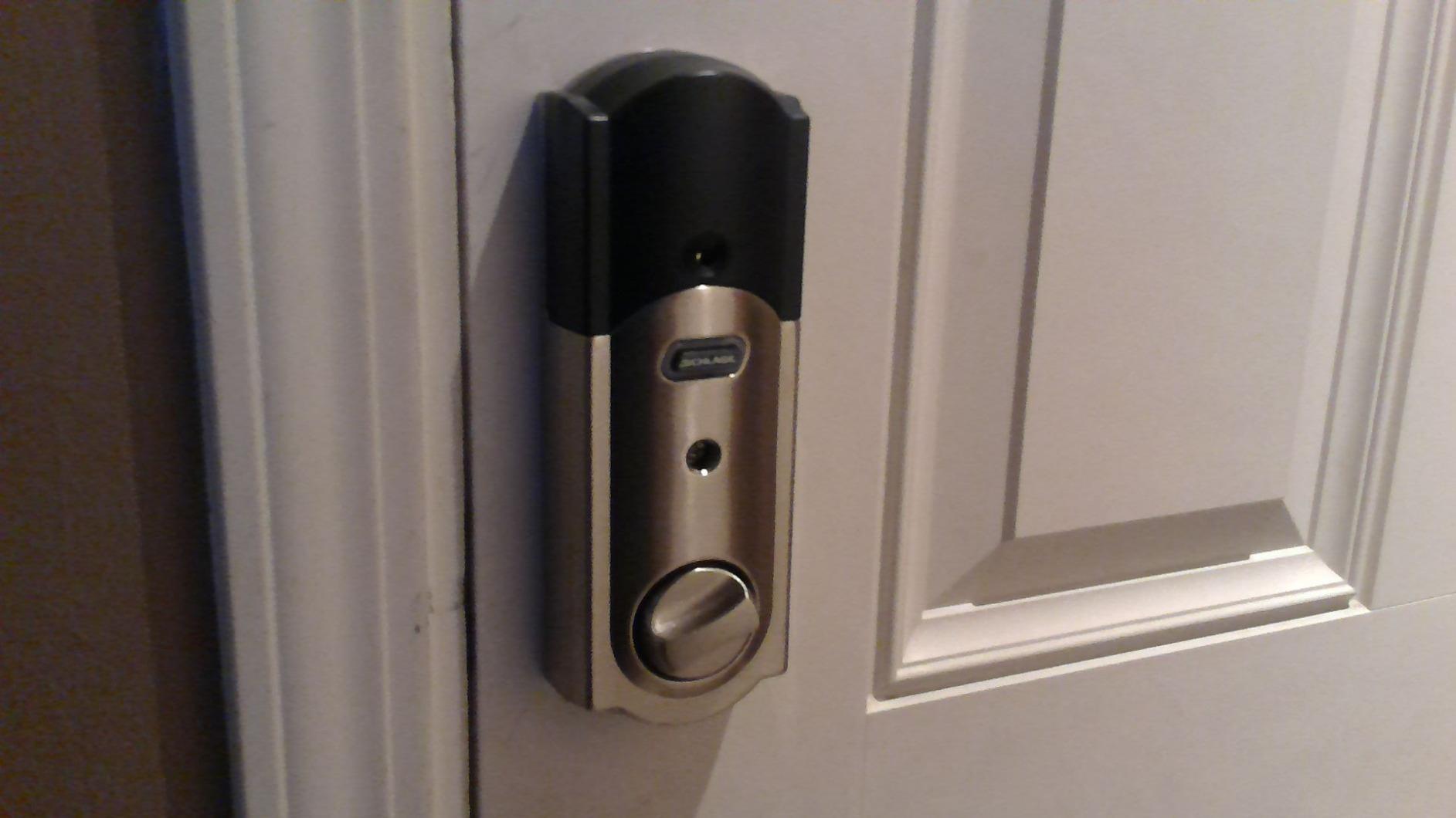 Schlage Connect Camelot Touchscreen Deadbolt with Built-In Alarm and Handleset Grip with Accent Lever, Satin Nickel, FE469NX ACC 619 CAM LH, Works with Alexa customer photo 1