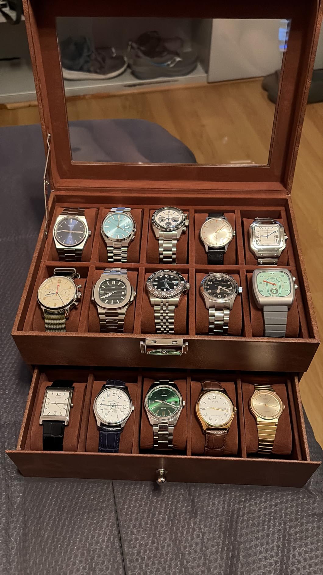 SONGMICS Watch Box, 20-Slot Watch Case Organizer with Large Glass Lid, Removable Pillows, Metal Lock, Fathers Day Gift for Dad, Black Synthetic Leather, Gray Lining UJWB020 customer photo 2