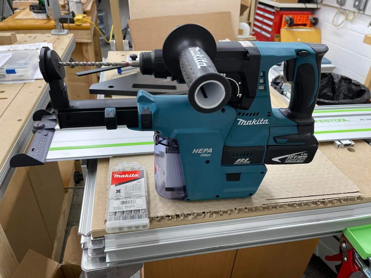 Makita XRH01Z 18V LXT Lithium-Ion Brushless Cordless 1-Inch Rotary Hammer, Accepts SDS-PLUS Bits customer photo 1