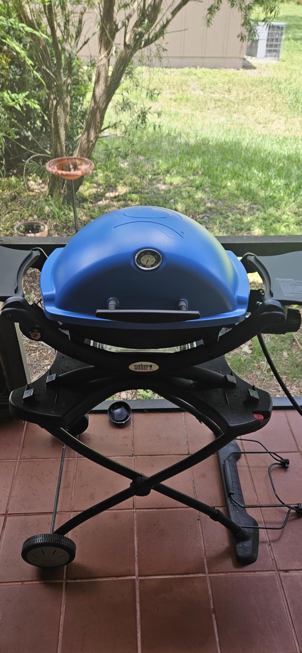 Weber Q1200 Liquid Propane Portable Gas Grill, Blue - 1-Burner Travel and Camping Grill with Cast-Iron Grates & Electronic Ignition (8,500 BTU Burner) customer photo 2