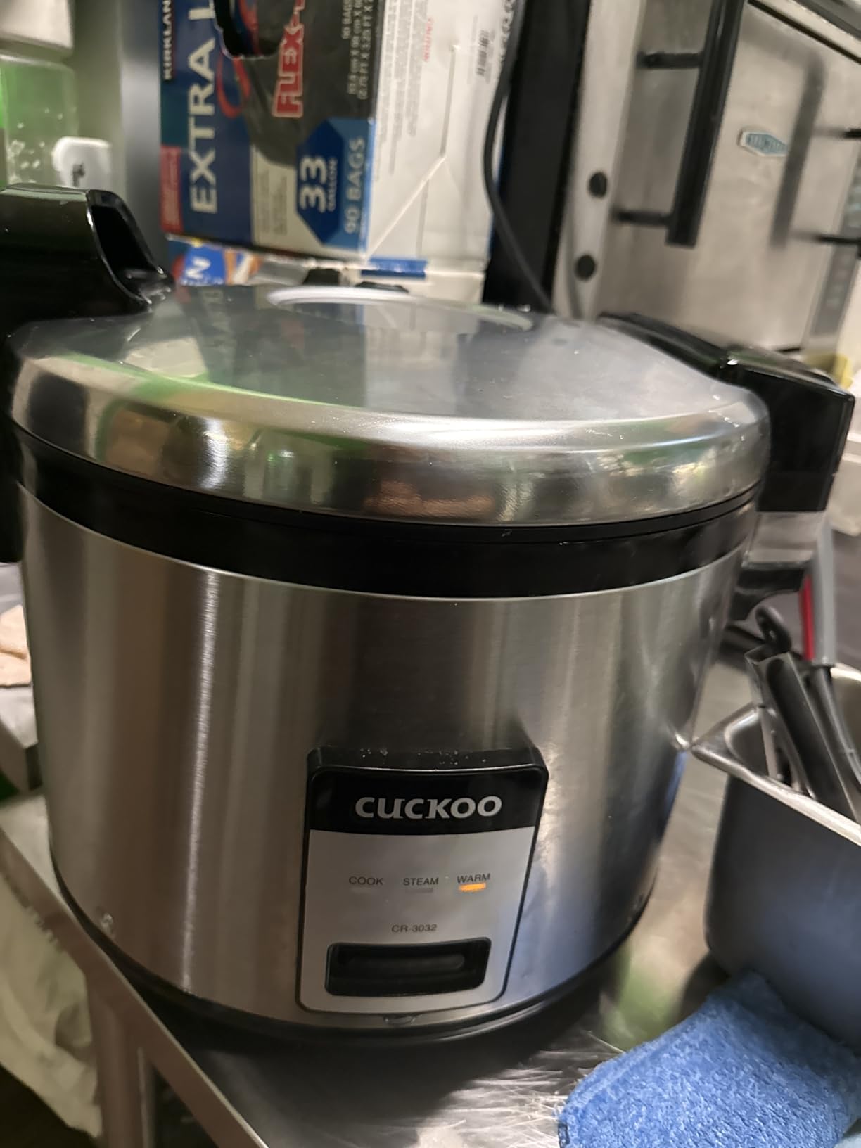 CUCKOO Commercial Rice Cooker & Warmer, Extra Large 30-Cup Uncooked / 60-Cup Cooked, Professional Industrial Grain Cooker with One-Touch Operation (CR-3032), Silver customer photo 1