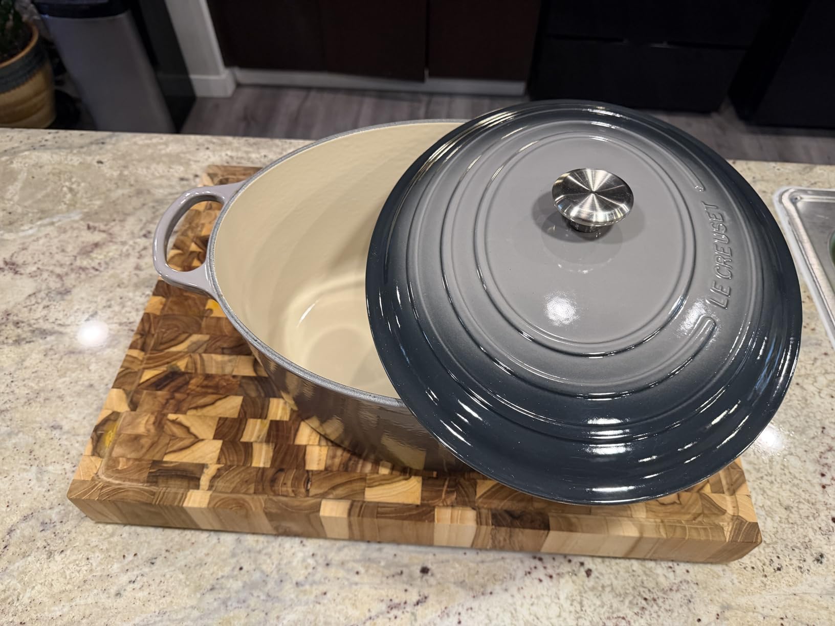 Le Creuset Enameled Cast Iron Signature Oval Dutch Oven, 15.5 qt., Cerise customer photo 2