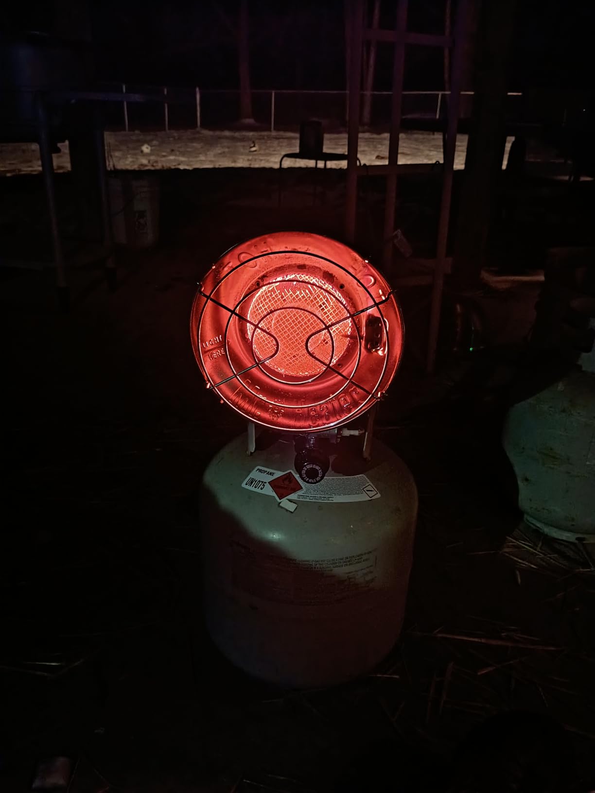 Mr. Heater F242100 10-15K BTU Single Tank Top Propane Patio Heater customer photo 2