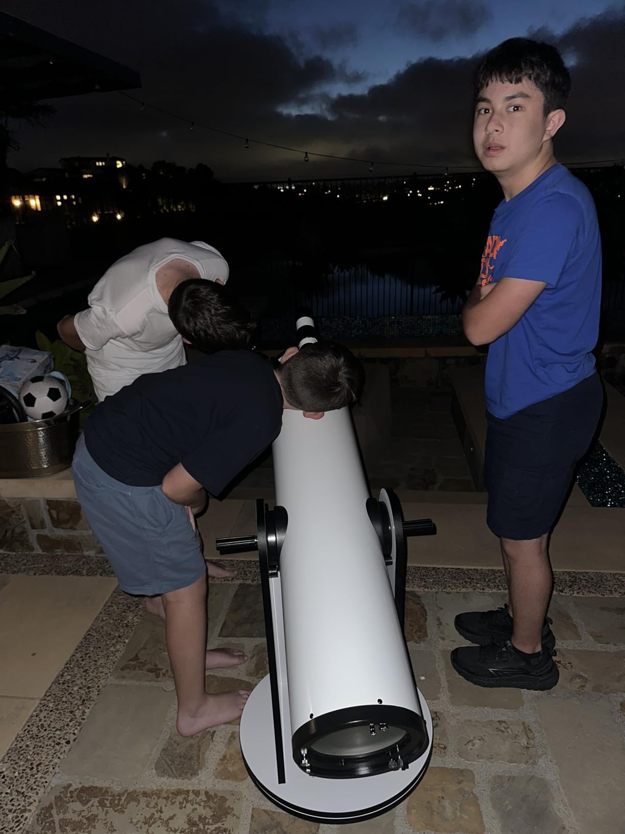 Sky-Watcher Classic 150 Dobsonian 6-inch Telescope - Solid-Tube - Simple, Traditional Design - Easy to Use, Perfect for Beginners, White (S11600) customer photo 1