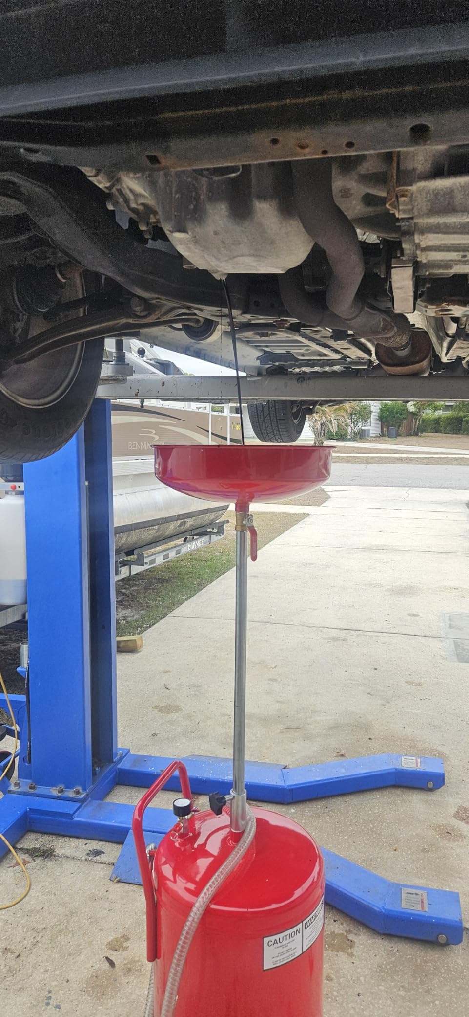 XtremepowerUS 20 Gallon Portable Waste Oil Drain Tank Air Operated Drainage Adjustable Funnel Height with Wheel, Red customer photo 1