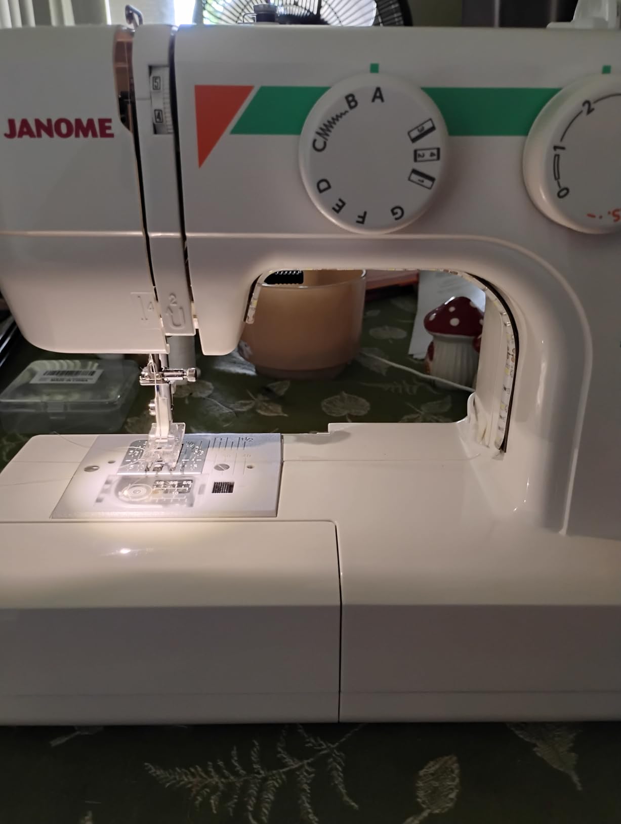 Janome MOD-15 Easy-to-Use Sewing Machine with 15 Stitches, Adjustable Stitch Length and 5-Piece Feed Dogs customer photo 2