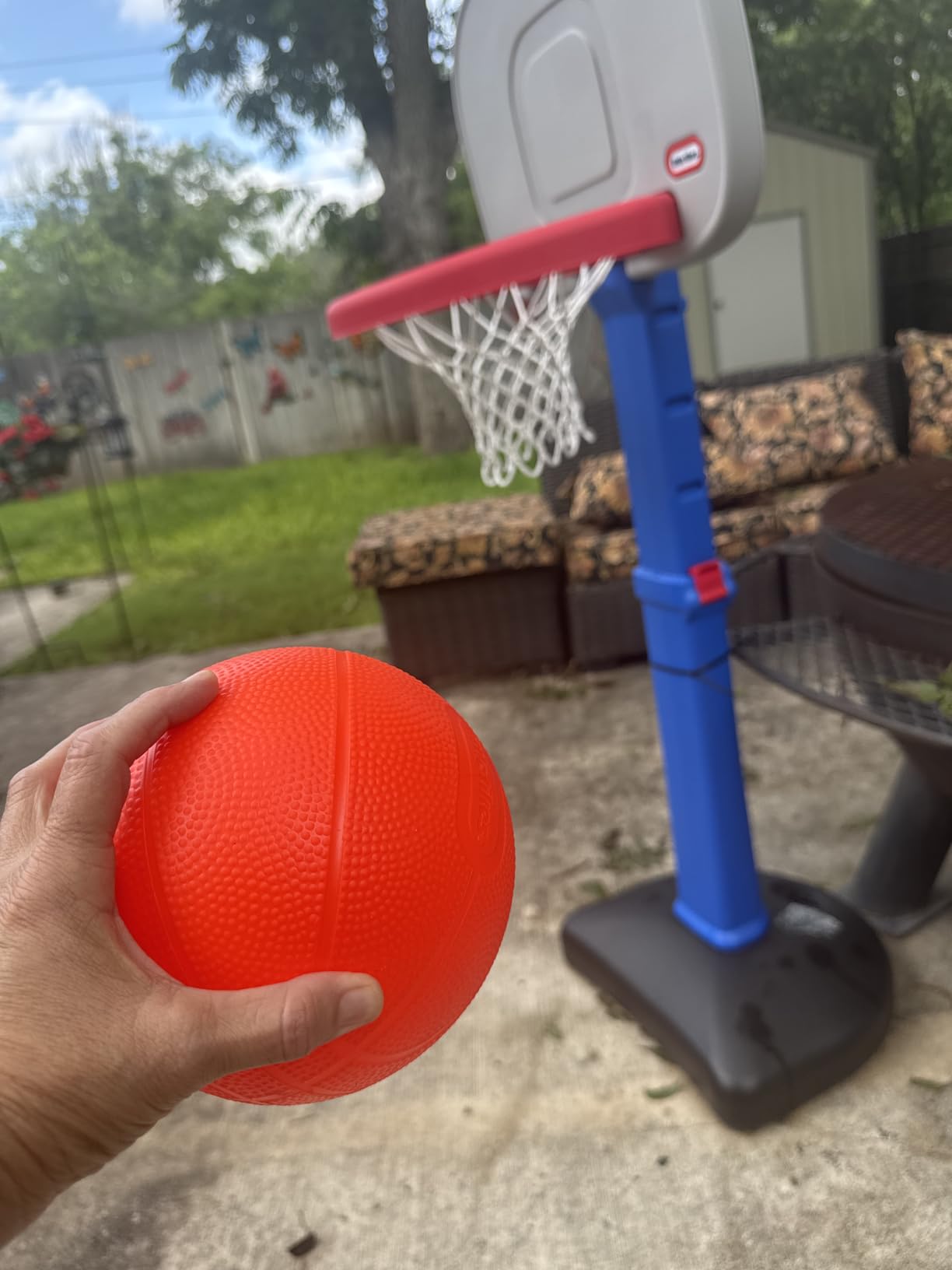 Little Tikes Easy Score Basketball Set, Blue, 3 Balls - Amazon Exclusive customer photo 1