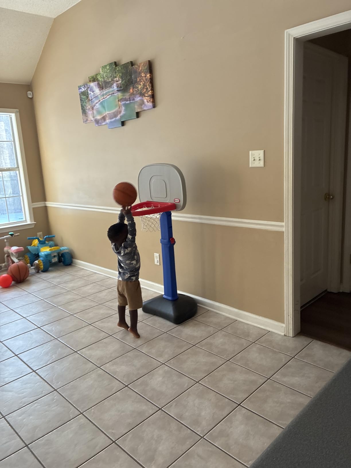 Little Tikes Easy Score Basketball Set, Blue, 3 Balls - Amazon Exclusive customer photo 2