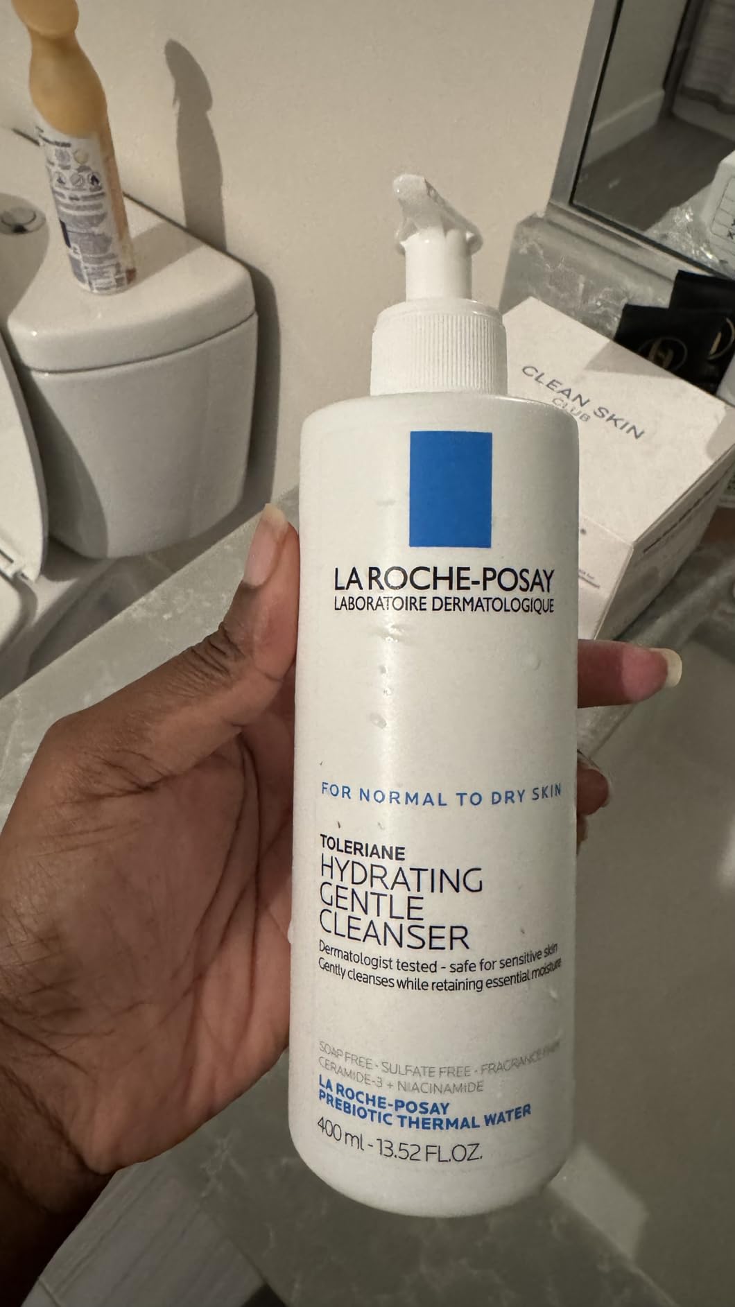 La Roche-Posay Toleriane Hydrating Gentle Face Cleanser, Hydrating Facial Cleanser With Niacinamide + Ceramides, Daily Face Wash For Dry Skin To Normal Skin, Sensitive Skin Tested, Fragrance Free customer photo 2