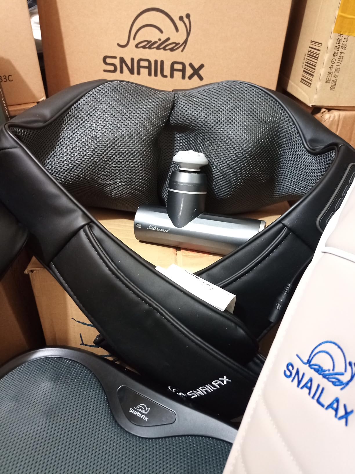 Snailax Shiatsu Neck and Shoulder Massager - Back Massager with Heat, Deep Kneading Electric Massage Pillow for Neck, Back, Shoulder, Foot, Body customer photo 1