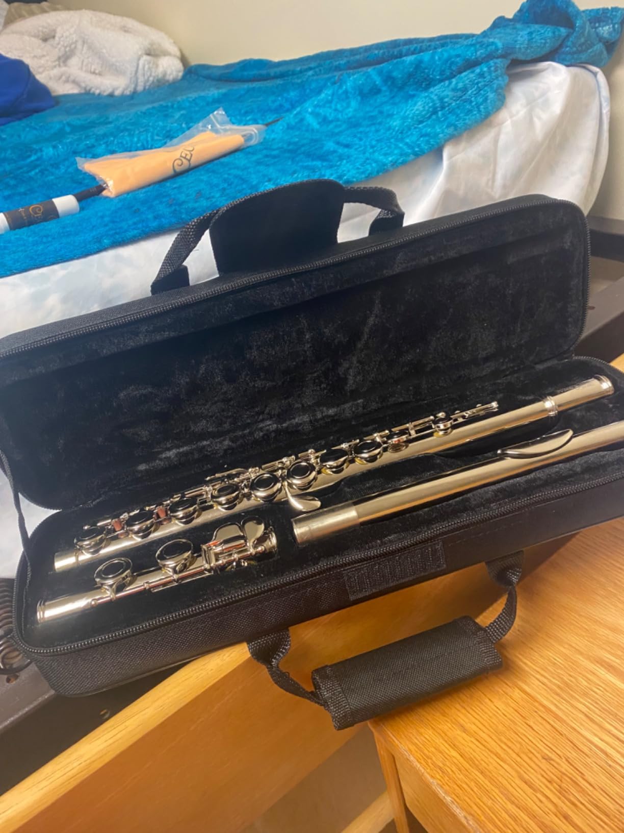 Mendini By Cecilio Flute, 16 Keys Closed Hole C Flute Instrument For Beginners with Carrying Case, Cork Grease, Stand, Lesson Book, Cleaning Kit, Gloves (Silver) customer photo 1