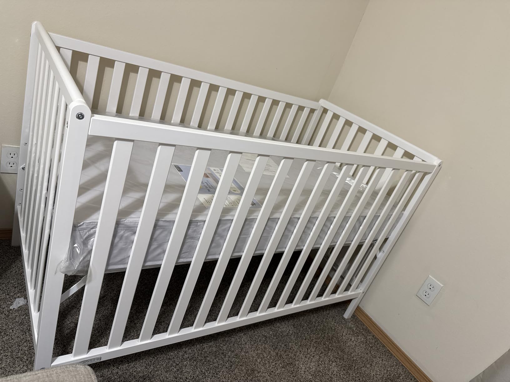 Delta Children Heartland 4-in-1 Convertible Crib - Greenguard Gold Certified, Grey customer photo 2