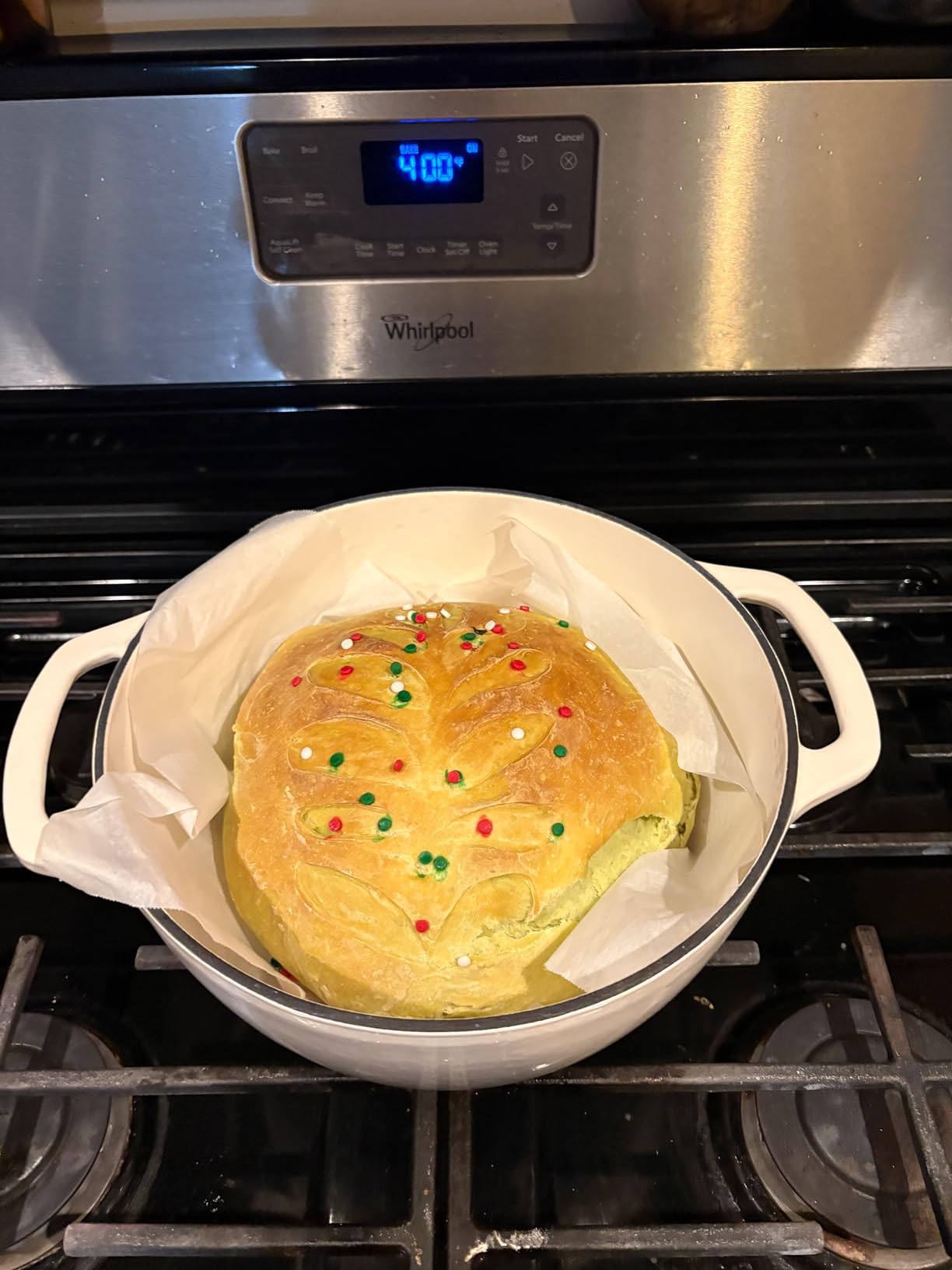 Amazon Basics Enameled Cast Iron Dutch Oven Pot with Lid, Dual Handles, Heavy-Duty, Oven Safe, Round, 4.3-Quart, Blue customer photo 2