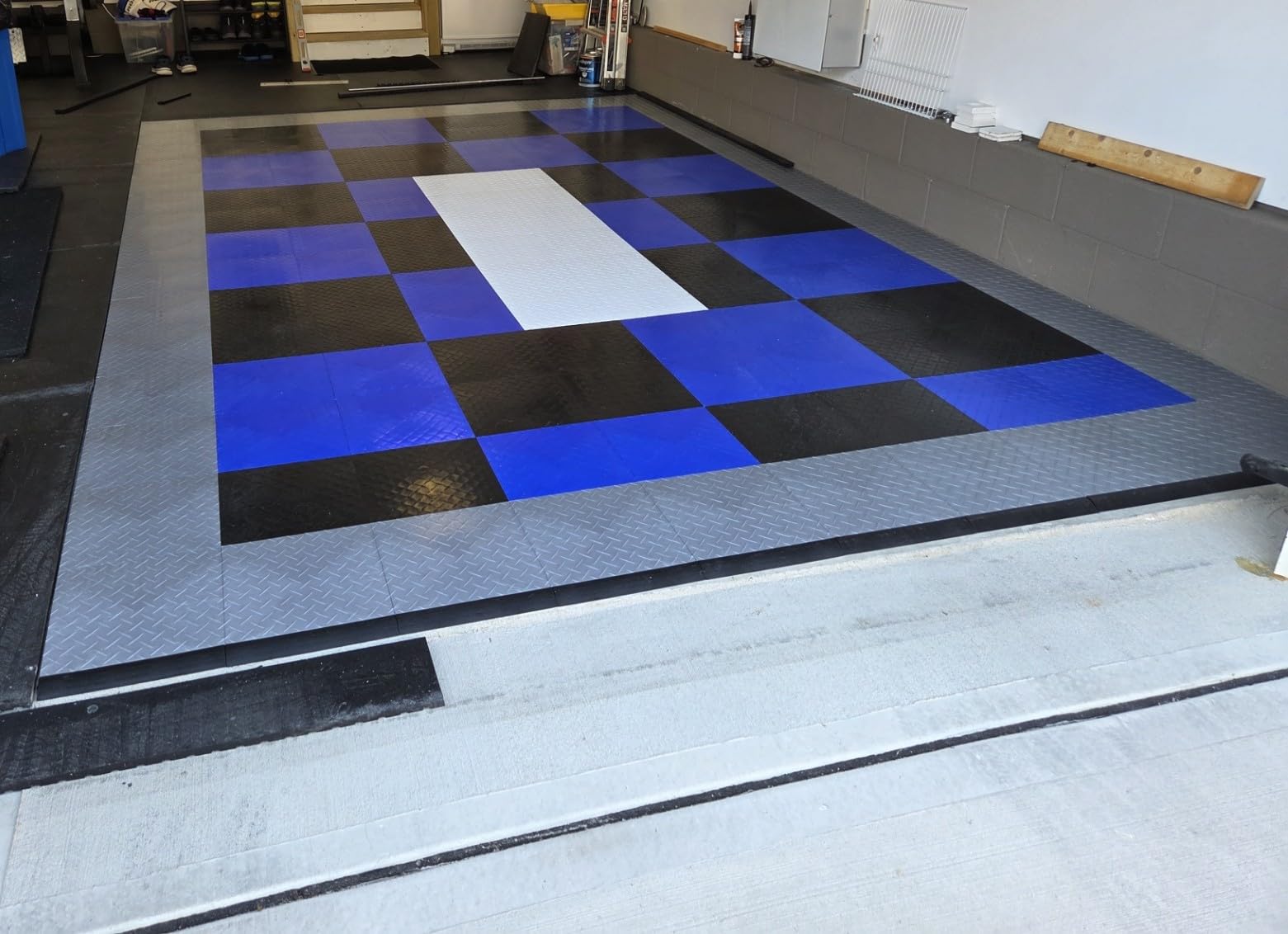 Big Floors RaceDeck Garage Floor Tiles, Diamond Plate Pattern Heavy-Duty Copolymer Modular Tile, Black, 48 Pack of 12 x 12