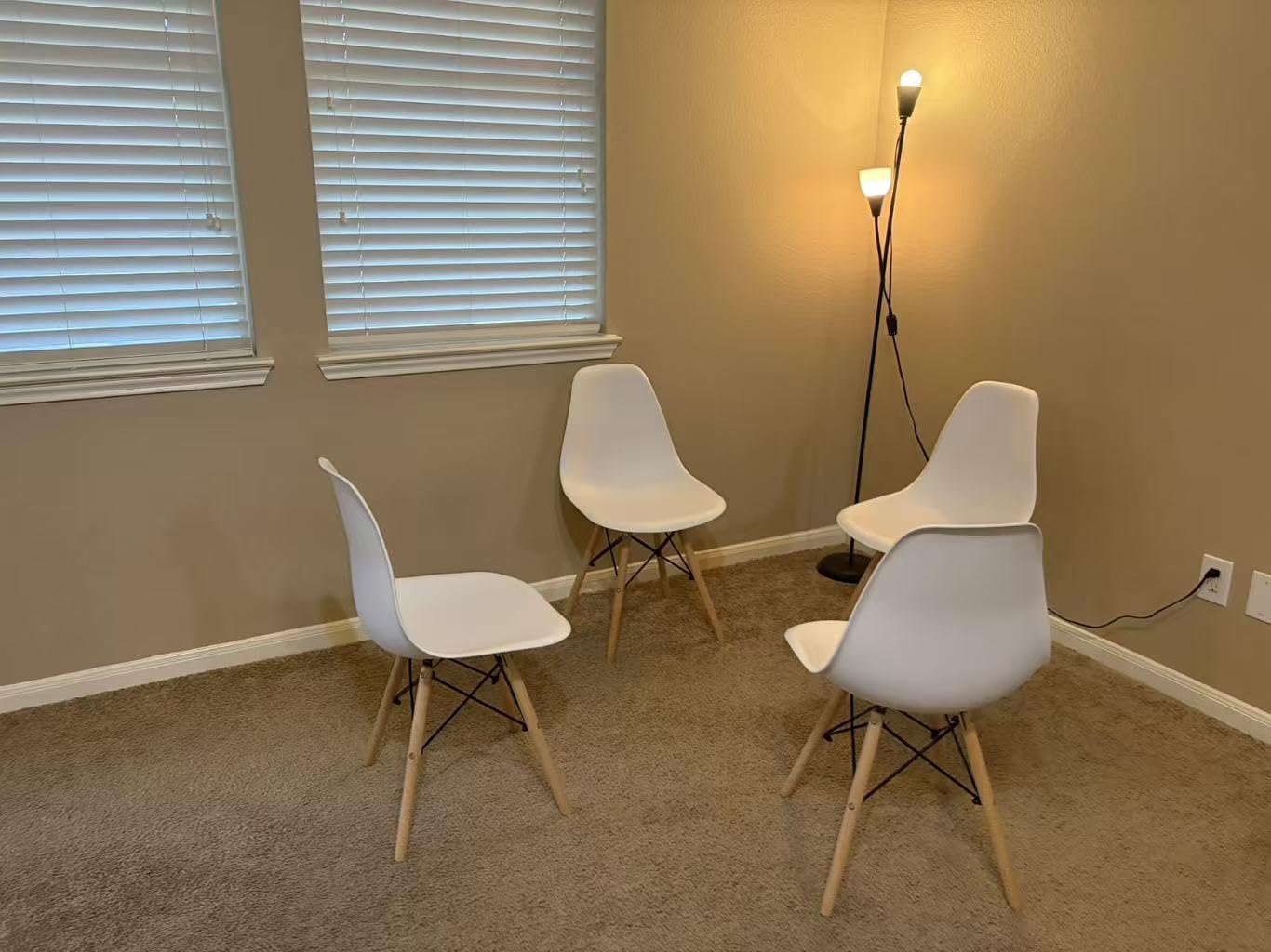 Furmax Modern Style Dining Chair Mid Century Modern DSW Chair, Shell Lounge Plastic Chair for Kitchen, Dining, Bedroom, Living Room Side Chairs Set of 4 (White) customer photo 2
