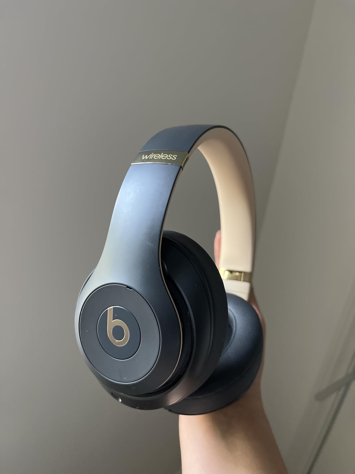 Beats Studio3 Wireless Noise Cancelling Over-Ear Headphones - Apple W1 Headphone Chip, Class 1 Bluetooth, Active Noise Cancelling, 22 Hours of Listening Time - Matte Black (Previous Model) customer photo 1