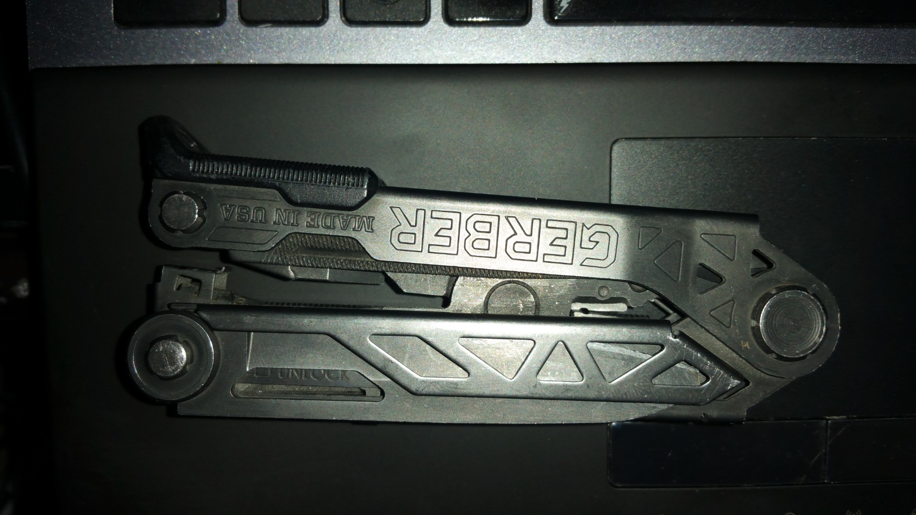 Gerber Gear Center-Drive Multitool - With Needle-Nose Pliers, 3.25