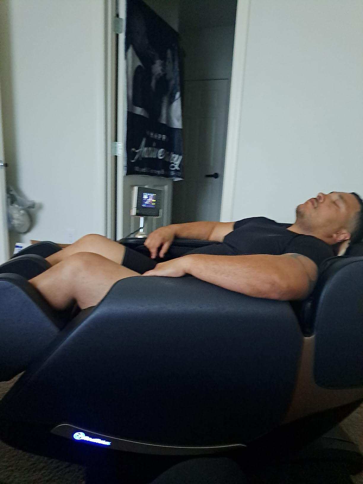 Real Relax 2022 Updated Massage Chair, Full Body Zero Gravity Shiatsu Robots Hands SL Track Massage Recliner with Body Scan Bluetooth Heat, Favor-05 customer photo 1
