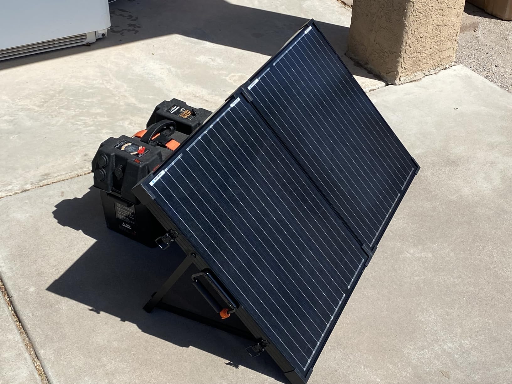 Renogy 100W Portable Solar Panel, 25% High Efficiency Solar Panel Kit with 20A Charger Controller for 12V Battery&Power Station, N-Type Foldable Solar Panels w/Tempered Glass for RV, Camping Off-Grid customer photo 2