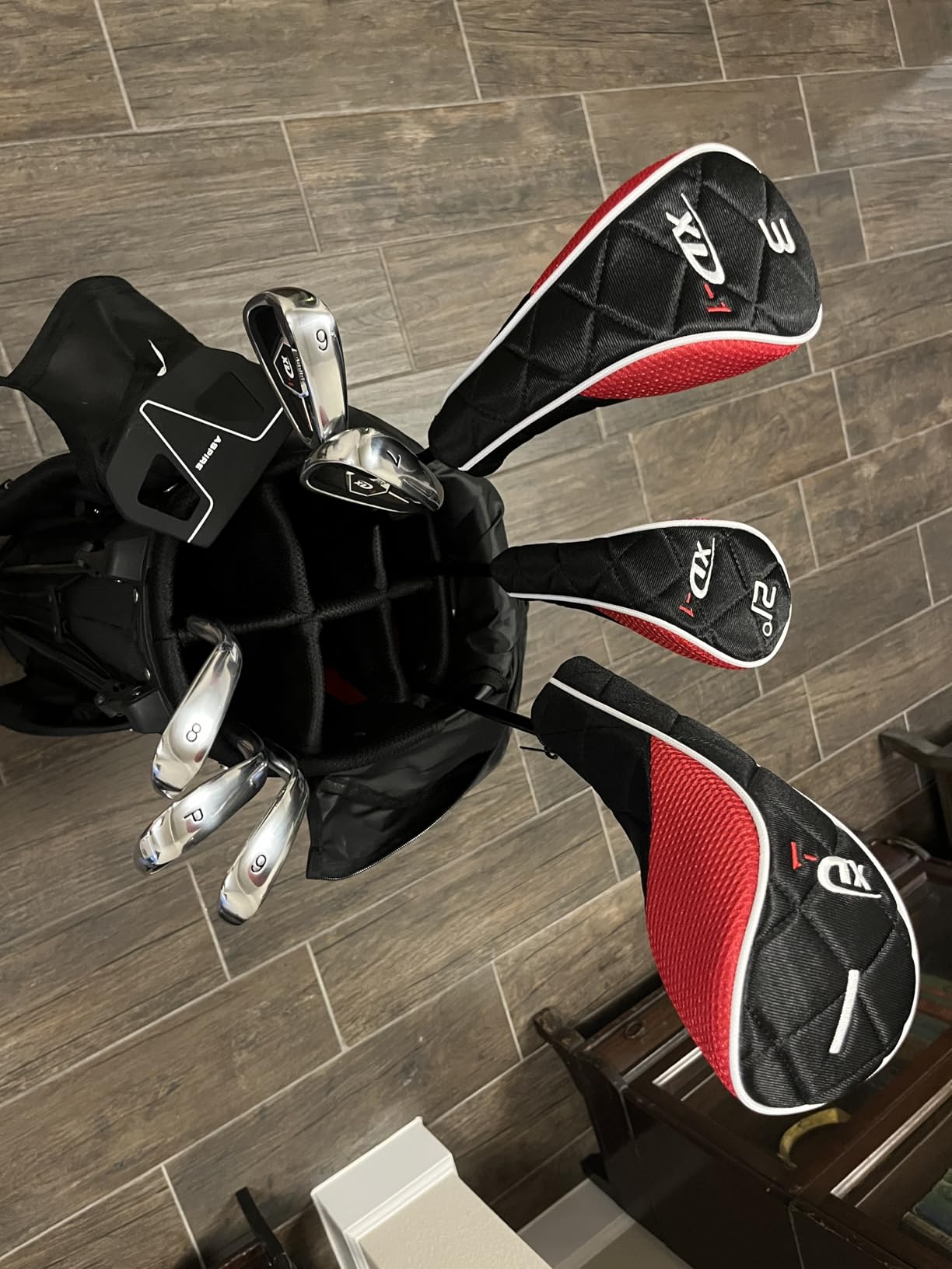 Aspire XD1 Senior Men's 14-Piece Golf Set - 460cc Titanium Driver, Wood, Hybrid, 6-PW Irons, Putter, Stand Bag, 3 Headcovers and Cover - RH customer photo 1