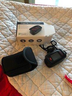 iProven Pulse Oximeter Fingertip, Blood Oxygen Saturation Monitor, Pulse Rate & Respiratory Rate Monitor, Finger Oximeter O2 Monitor with Batteries, Case & Lanyard Included, OXI-27 customer photo 1