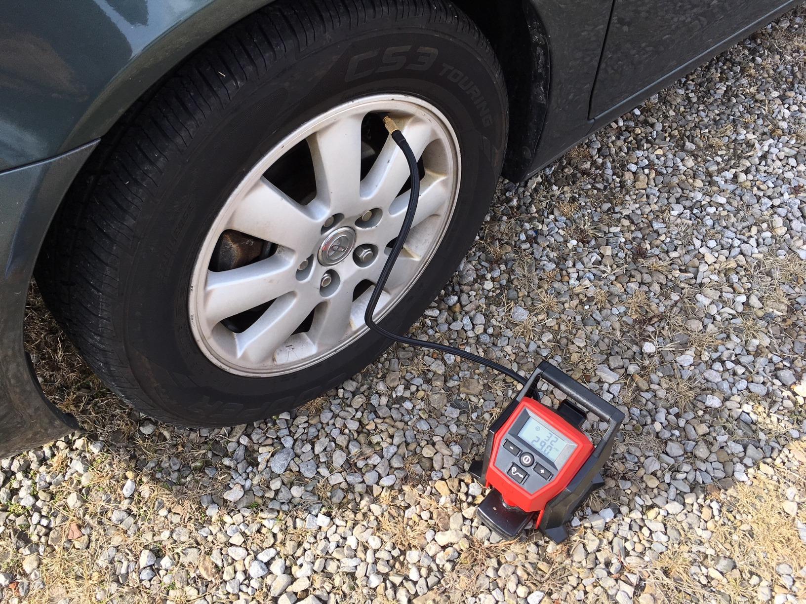 2475-20 M12 Compact Inflator customer photo 2