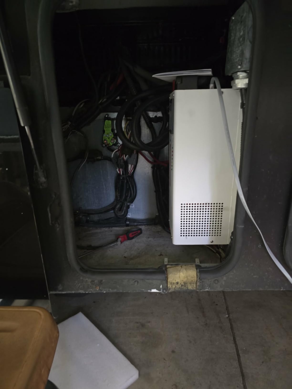 Lithium Battery Isolation Manager - Automatic Dual Battery Charging Controller for LiFePO4 Systems customer photo 1