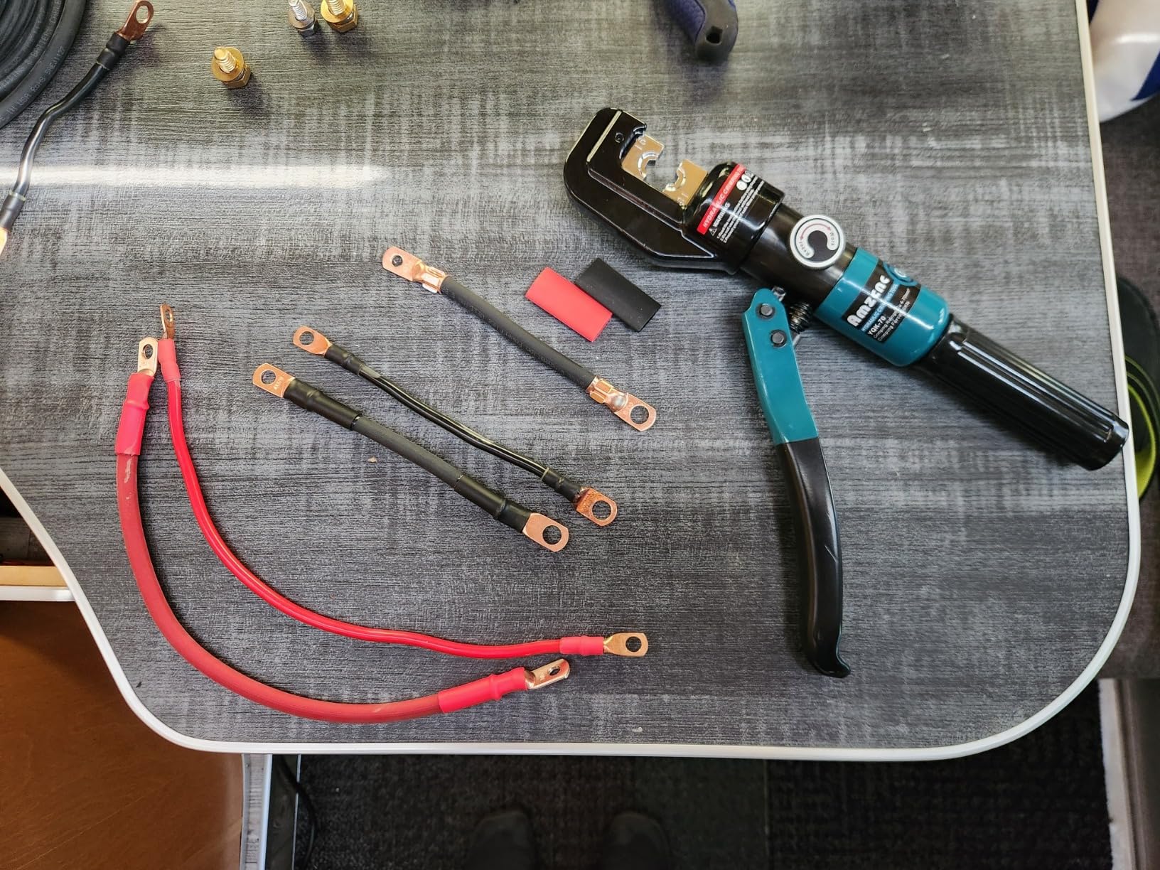 10 Ton Hydraulic Battery Cable Crimper - Single-Hand Return, 9 Hex Dies for 12-2/0 AWG, 180° Rotating Head, Pro Terminal Tool for Car/RV/Marine Power customer photo 1