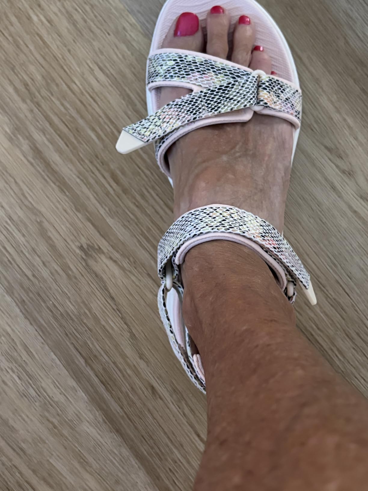 Skechers Women's 600 Spikeless Golf Sandals Shoe customer photo 2