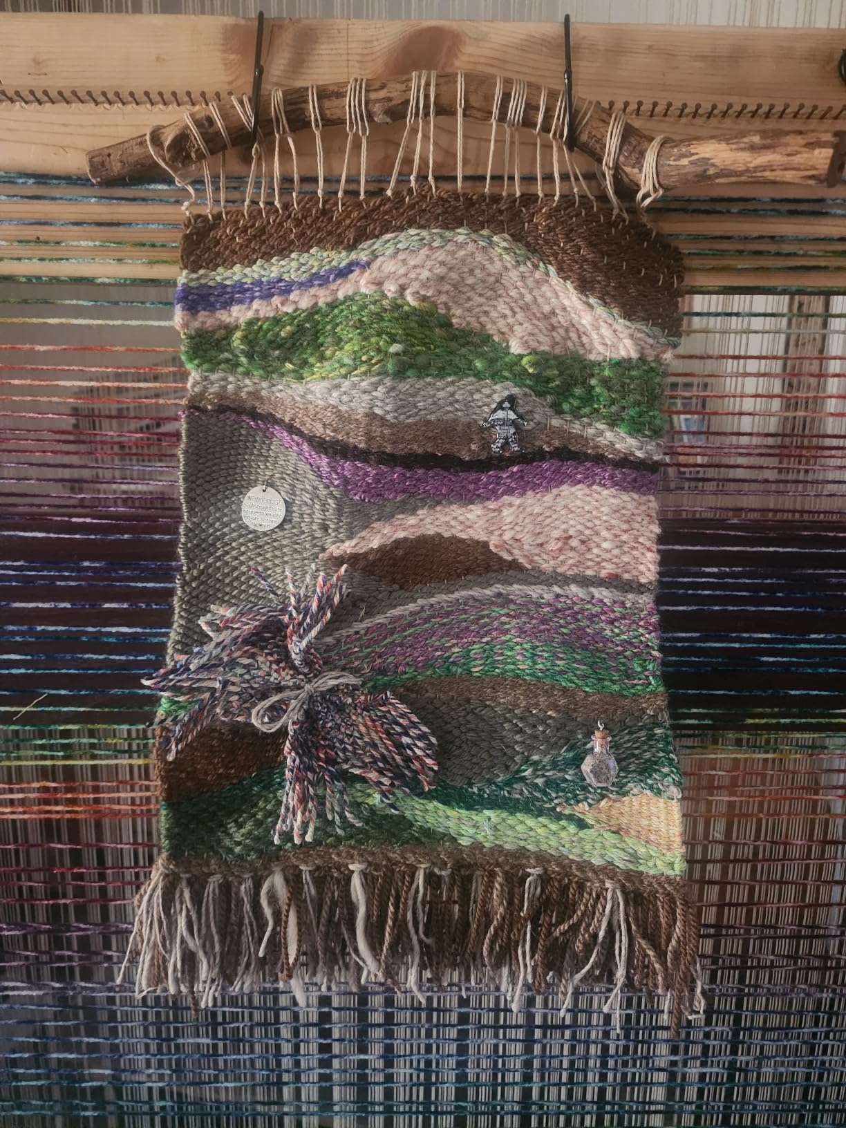 Melissa & Doug Wooden Multi-Craft Weaving Loom: Extra-Large Frame (22.75 x 16.5 inches) customer photo 1