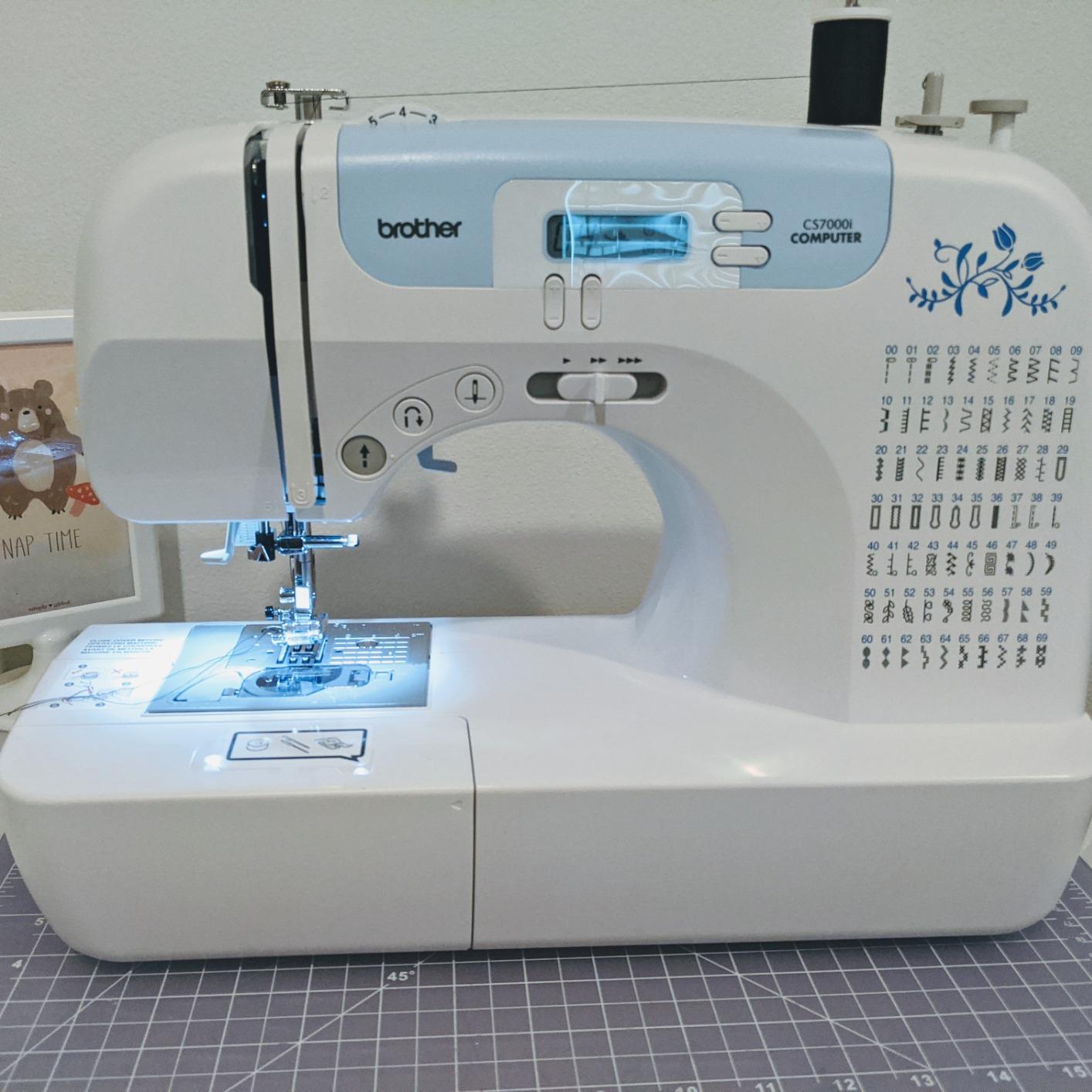 Brother CS7000i Sewing and Quilting Machine, 70 Built-in Stitches, 2.0
