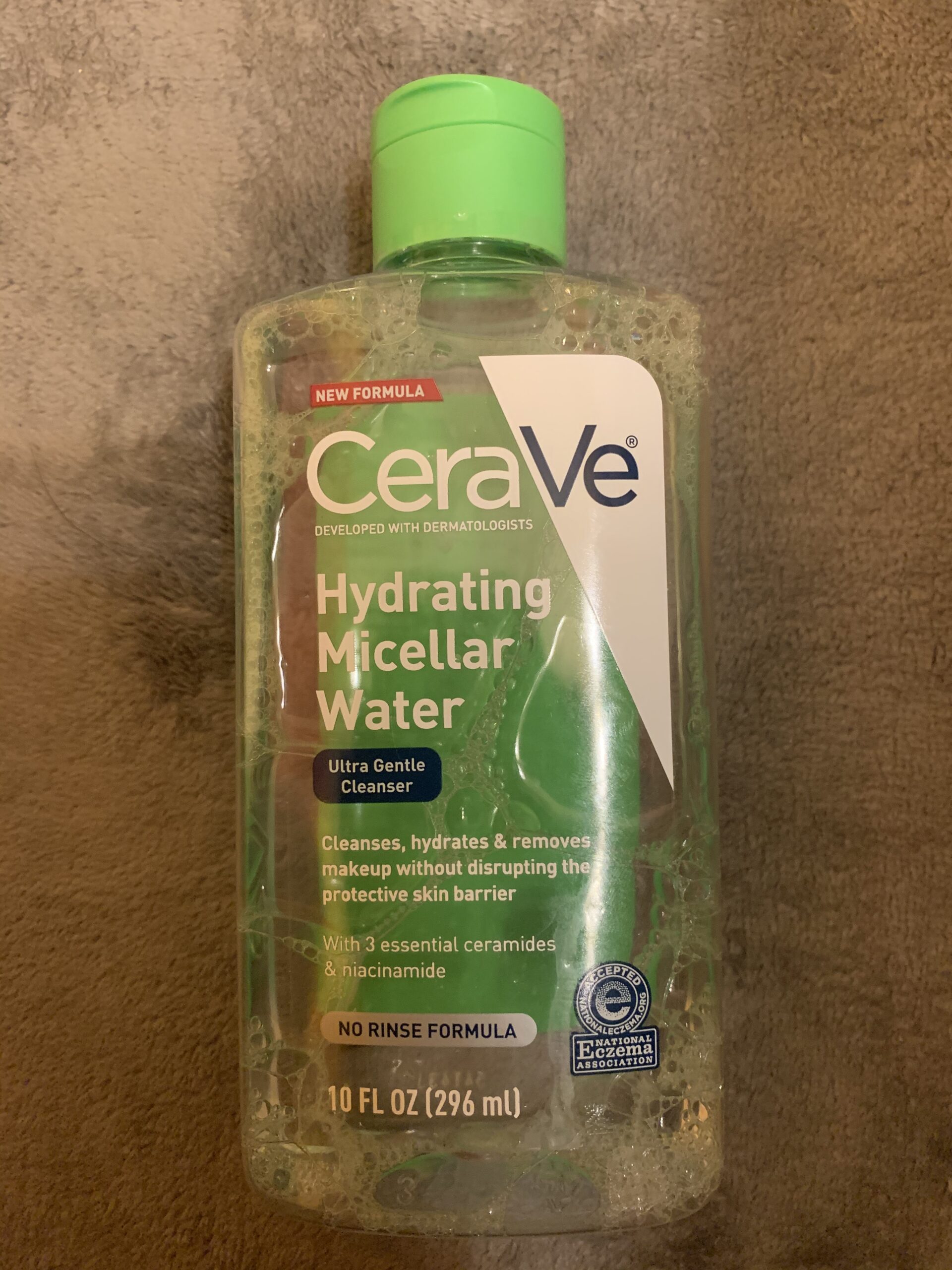 CeraVe Micellar Water, Hydrating Facial Cleanser & Eye Makeup Remover with Niacinamide, Ceramides & Glycerin, Fragrance-Free & Non-Irritating, 10 Fluid Ounces customer photo 2