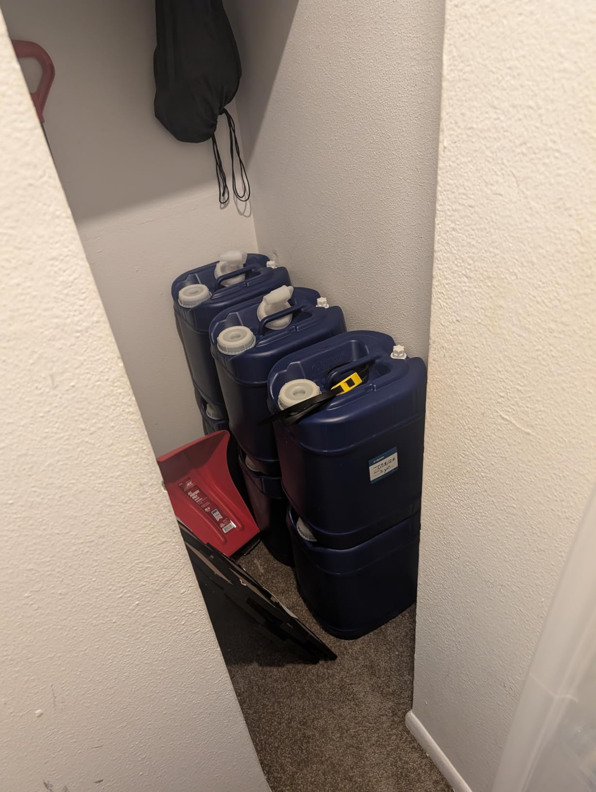Legacy Food Storage Emergency Water Storage Containers, Long Term 5 Gallon Water Tank - 6 Stackable Food Grade Tanks - 30 Gallon Total Capacity customer photo 1