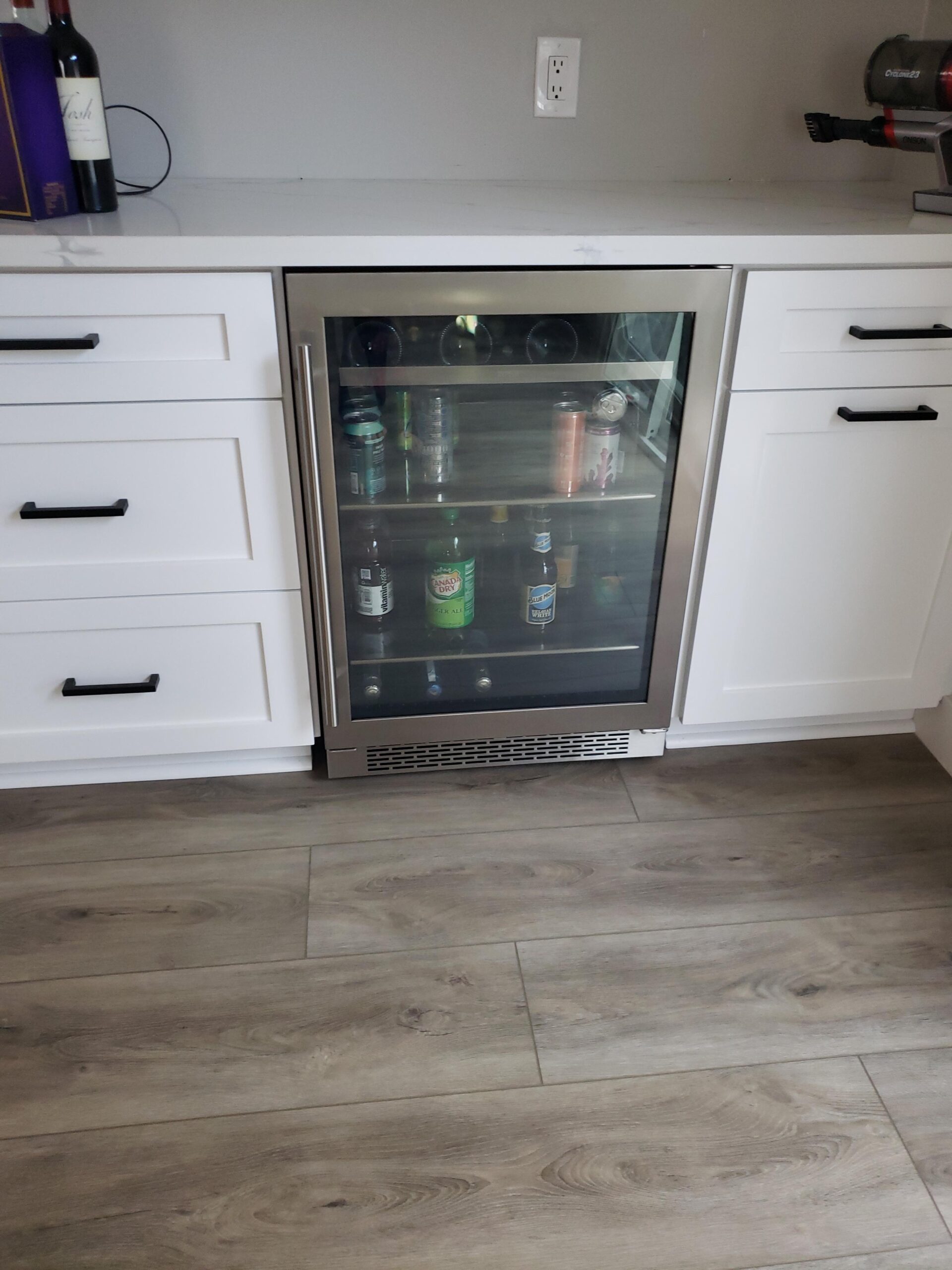 Zephyr Presrv 24 Inch Beverage and Wine Fridge Single Zone Under Counter, Built-in Drink Refrigerator, 7 Bottles, 108 x12oz Cans customer photo 2