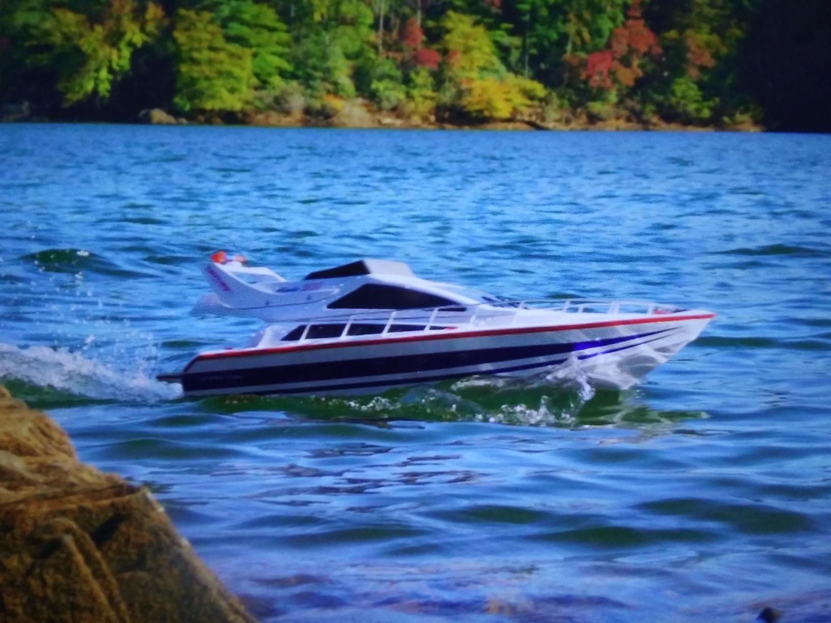 POCO DIVO Salina Luxury Yacht RC Model Boat 2.4Ghz Radio Remote Control Speed Watercraft Racing Ship 28