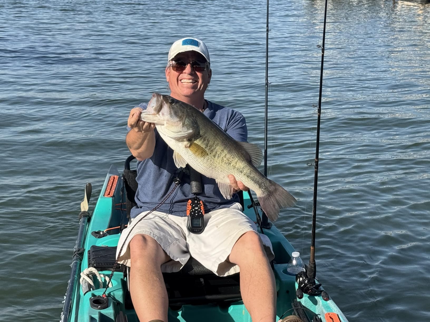Old Town Sportsman 106 Powered by Minn Kota Solo Sit-on-Top Fishing Motorized Kayak, with Minn Kota Motor, 10 ft 6 in customer photo 1