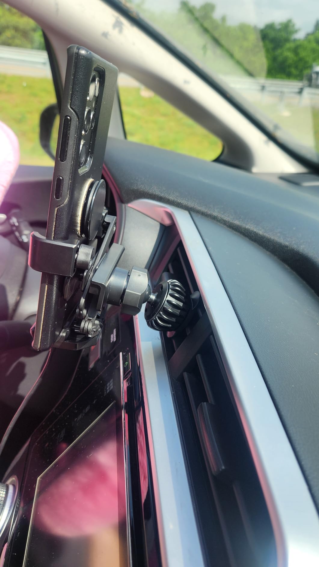 AINOPE Car Vent Phone Mount Holder for iPhone 17 Pro Max Car Mount [Drop-in Grip] Phone Holders for Your Car Air Vent Interior Accessories Gifts for Men for iPhone 17 Pro Max 16 15 14 Galaxy S26 customer photo 1