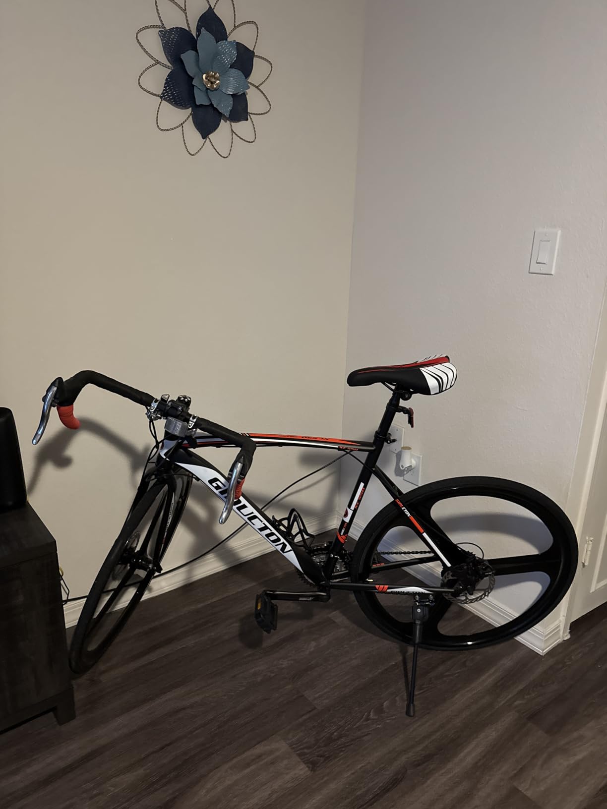 Eurobike HYXC550 Road Bike, 21 Speed 54cm Frame Road Bicycle for Men and Women, Disc Brake 700C Adult Bike customer photo 2