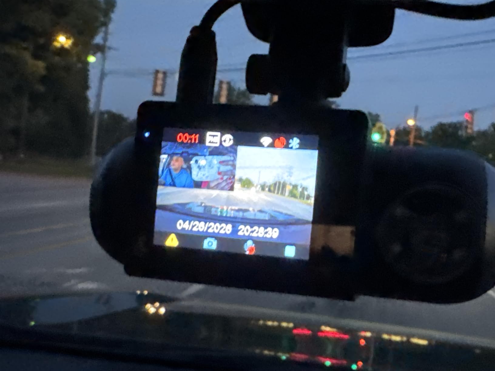 Cobra Smart Dash Cam with Interior Cam (SC 201) - Full HD 1080P Resolution, Built-in WiFi & GPS, Live Police Alerts, Incident Reports, Emergency Mayday, Drive Smarter App, 16GB SD Card Incl. customer photo 1