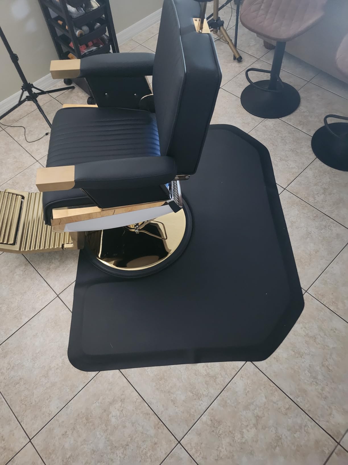 OmySalon 4'x5' - 1/2'' Thick Salon Anti Fatigue Mat for Hairstylist Standing, Barber Floor Matt with Circle Cut Out for Styling Chair, Hair Cutting Hairdressing Equipment customer photo 2