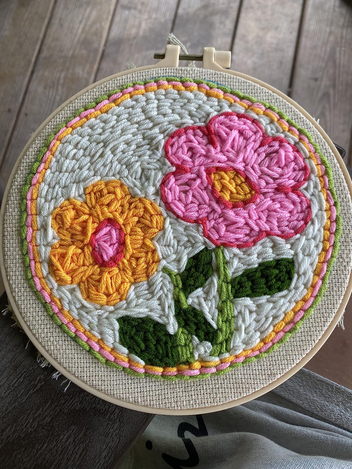 Pllieay Punch Needle Embroidery Starter Kits for Kids and Adults Beginners, Include Instructions, Punch Needle Fabric with Floral Pattern, Yarns, Embroidery Hoops and Threader Tools customer photo 1