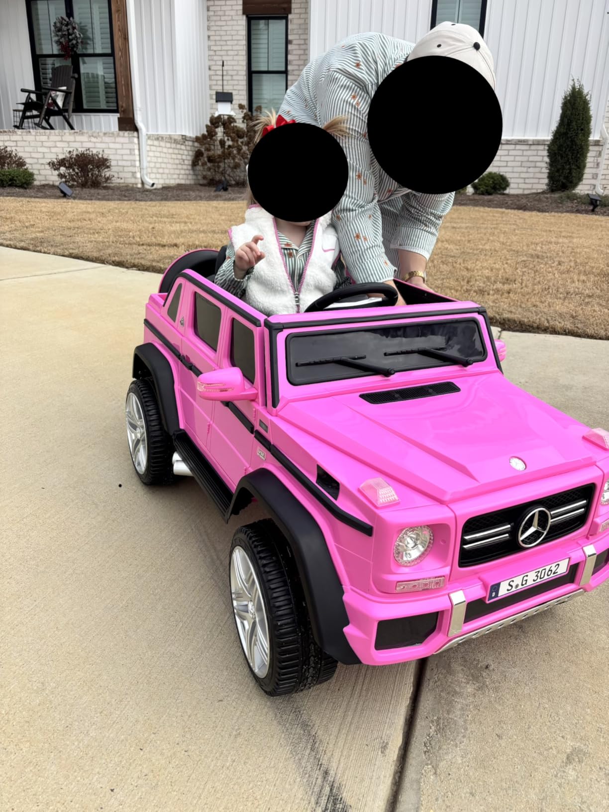 Costzon Ride on Car, Licensed Mercedes-Benz Maybach, 12V Battery Powered Vehicle Toy w/ 2 Motors, Remote Control, 3 Speeds, Lights, Horn, Music, Aux, Storage, Truck, Electric Car for Kids (White) customer photo 1