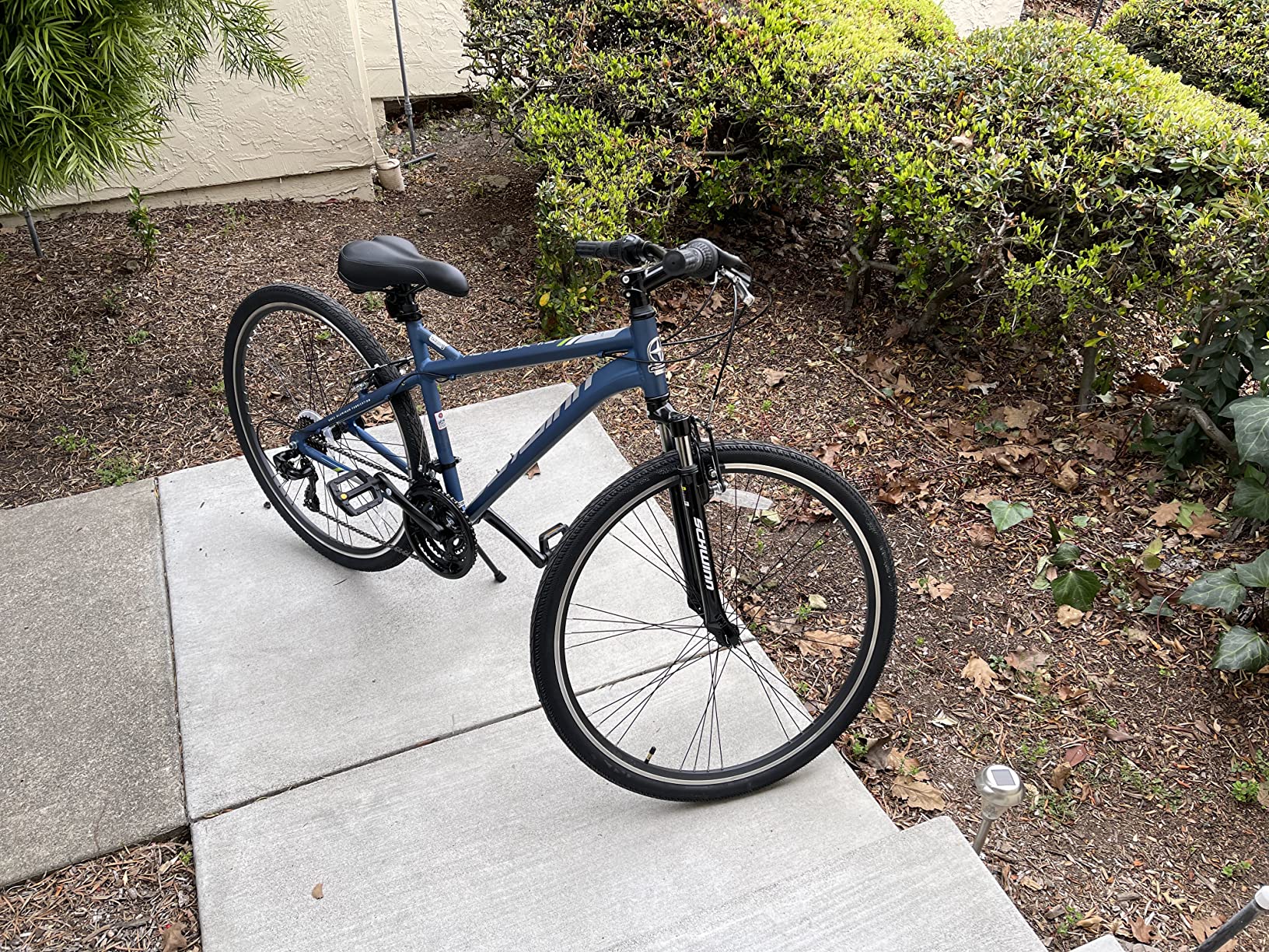 Schwinn Network 3.5 Hybrid Bike, Mens and Womens Bike, 21-Speed Hybrid Bicycle, Aluminum Frame, Suspension Seat, Alloy Linear Pull Brakes, Adult Bicycle customer photo 1