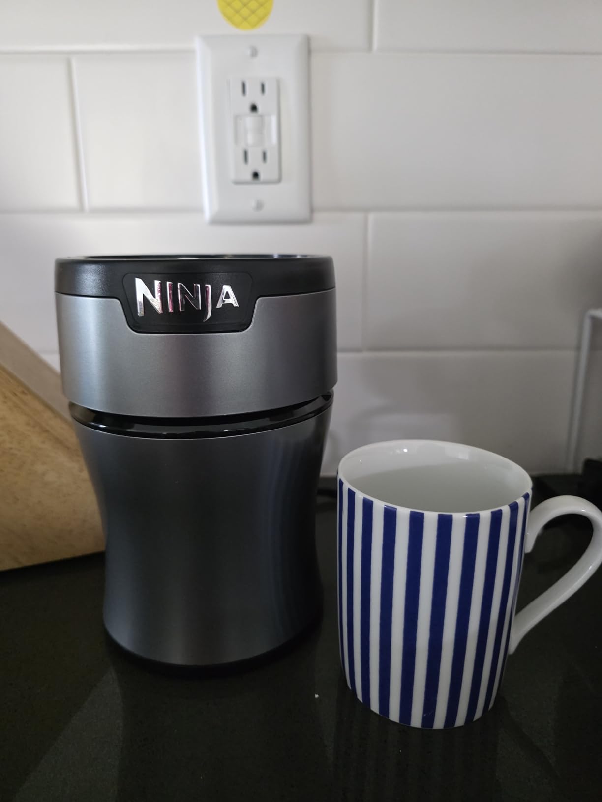 Nutri-Plus Personal Blender | Compact Push to Blend | Make Frozen Drinks, Smoothies, Sauces & More | With (3) 20 oz. To-Go Cups, (2) Spout-Lids & (1) Storage-Lid | 900 Peak Watt | Silver | BN301 customer photo 2