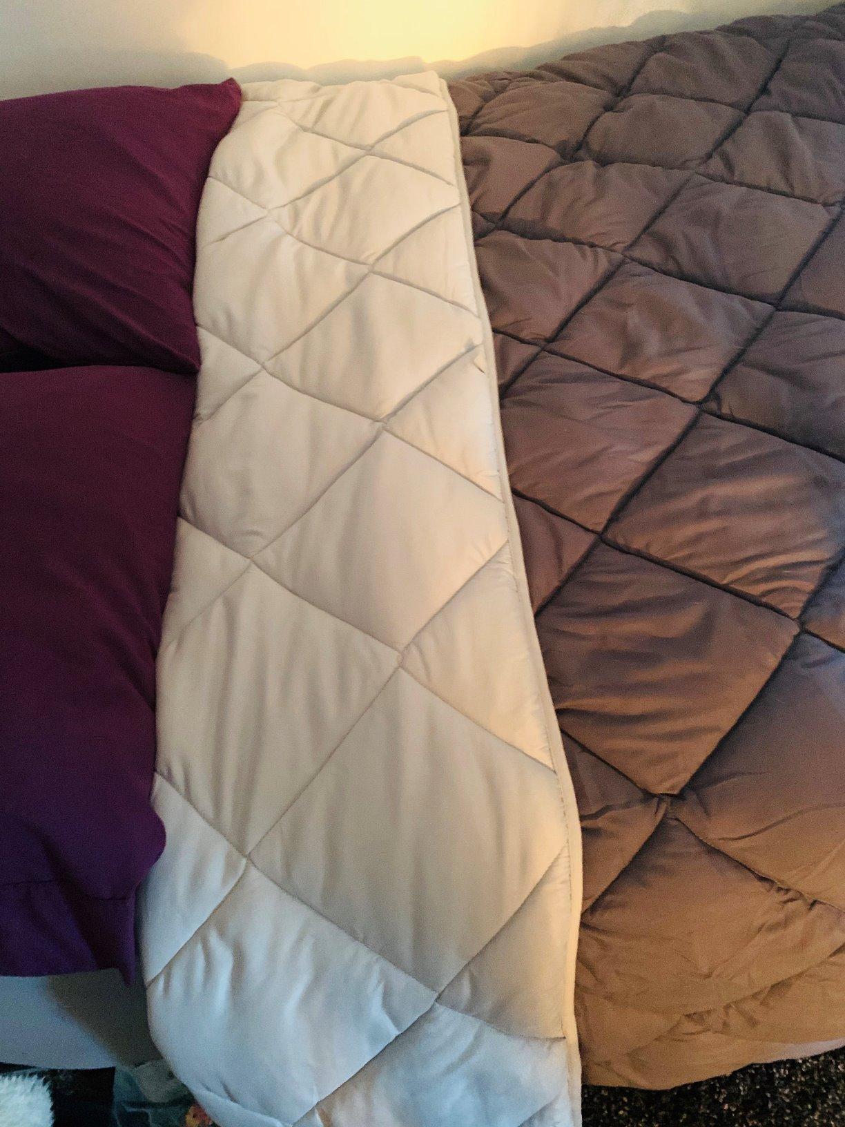 ViscoSoft Queen Comforter - Cloud-Soft Down Alternative Duvet Insert, All Season Cooling Lightweight Reversible Quilted Blanket for Bedroom & Guest Room, Oeko-TEX Certified, Light/Dark Gray customer photo 1